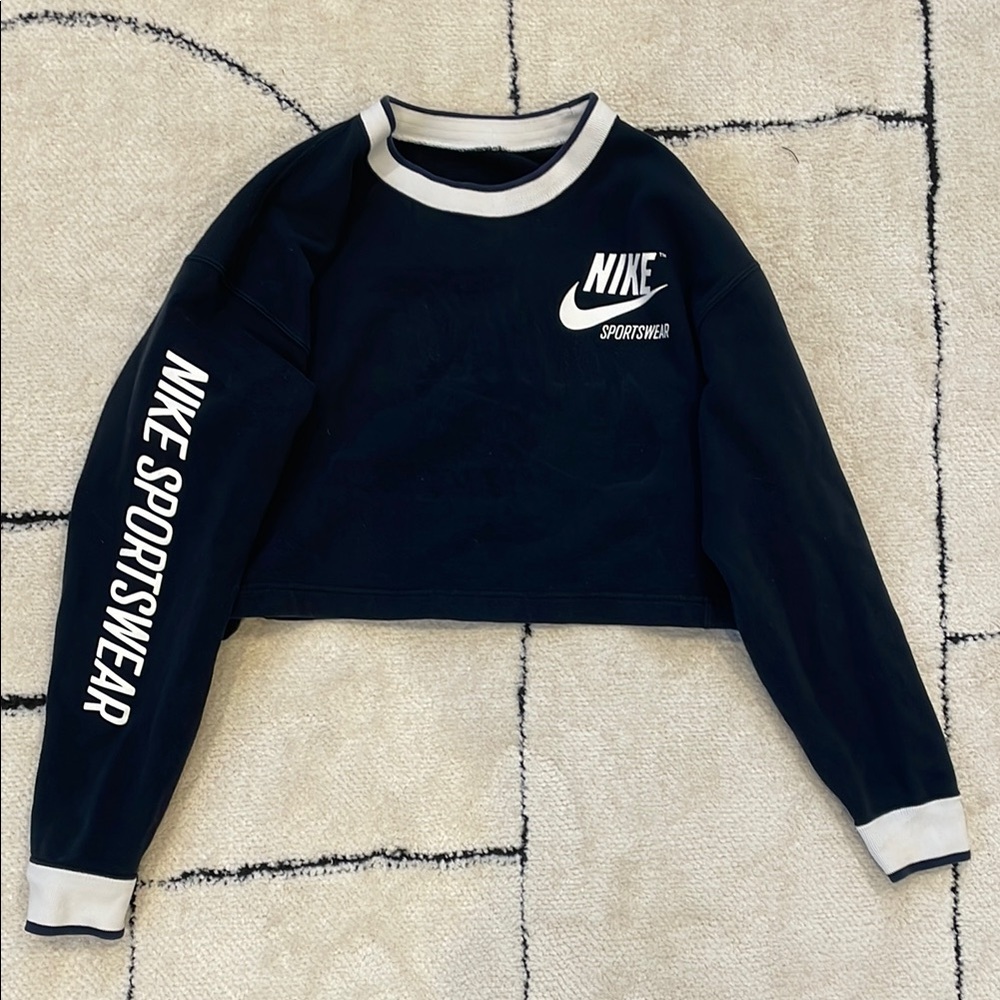 Nike Women's Black Sportswear Sweatshirt